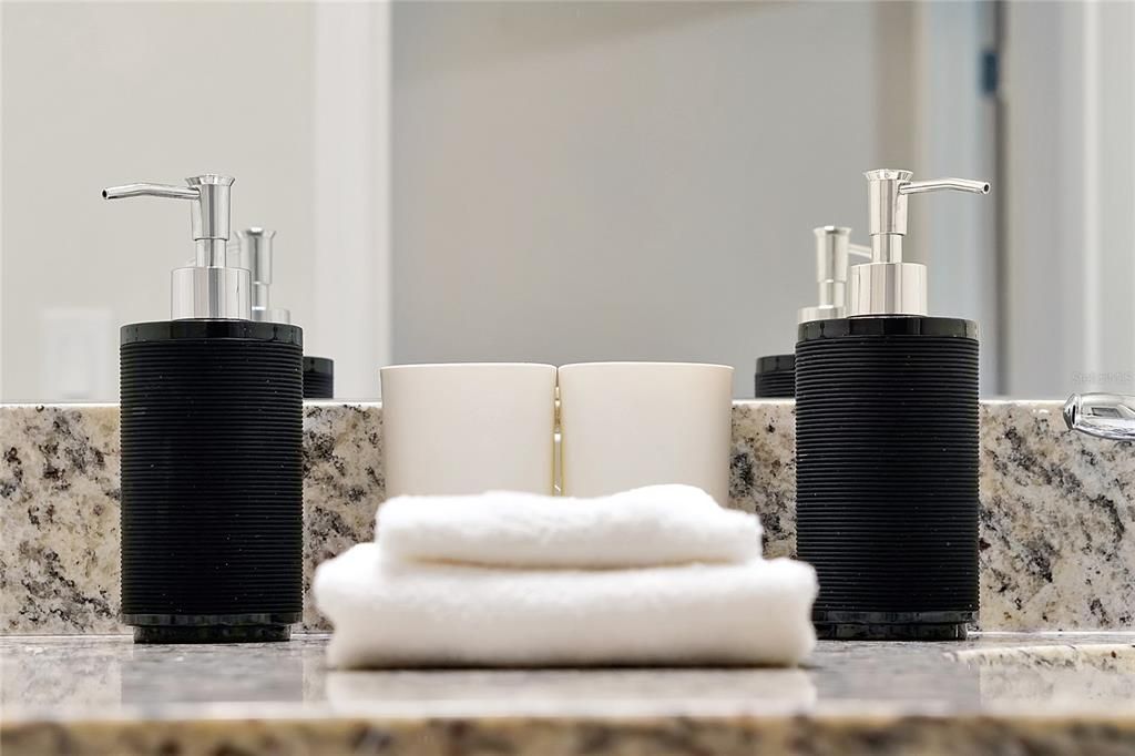 待售: $995,000 (10 贝兹, 8 浴室, 4399 平方英尺)