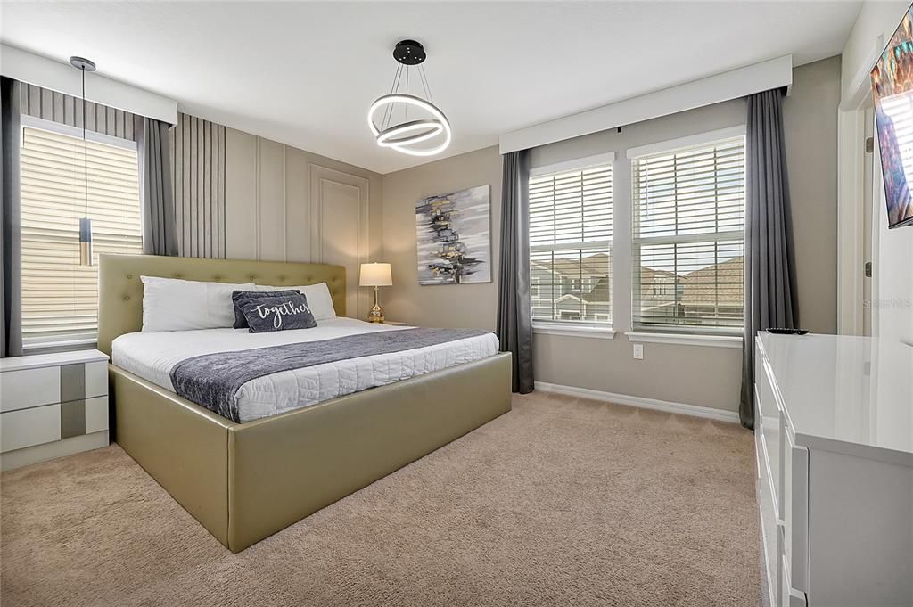 待售: $995,000 (10 贝兹, 8 浴室, 4399 平方英尺)