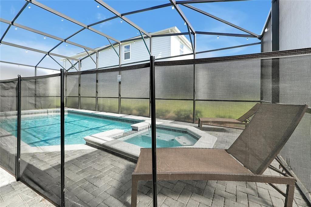 待售: $995,000 (10 贝兹, 8 浴室, 4399 平方英尺)