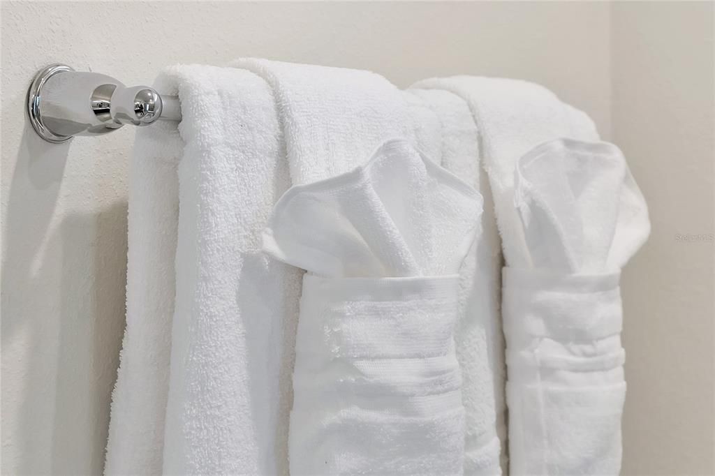 待售: $995,000 (10 贝兹, 8 浴室, 4399 平方英尺)