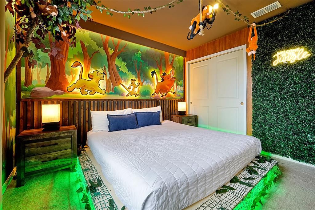 待售: $995,000 (10 贝兹, 8 浴室, 4399 平方英尺)