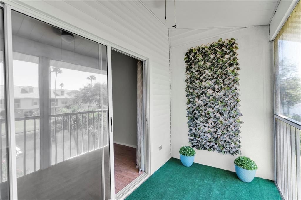 For Rent: $2,600 (2 beds, 2 baths, 970 Square Feet)