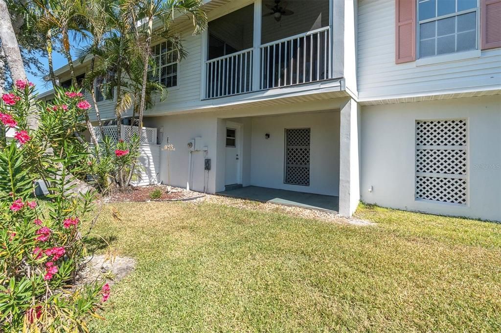 For Rent: $2,600 (2 beds, 2 baths, 970 Square Feet)