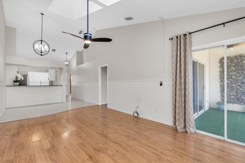 For Rent: $2,600 (2 beds, 2 baths, 970 Square Feet)