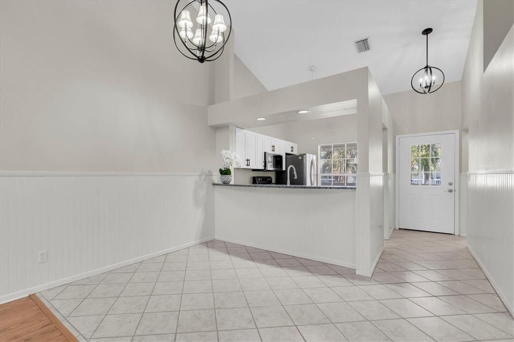 For Rent: $2,600 (2 beds, 2 baths, 970 Square Feet)