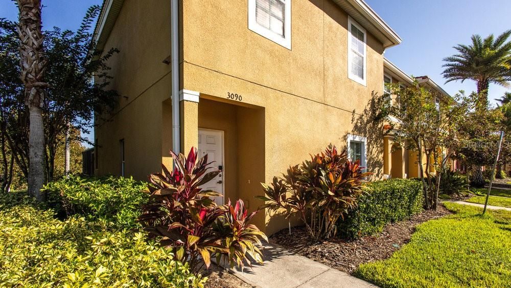 合同活跃: $309,900 (3 贝兹, 2 浴室, 1470 平方英尺)