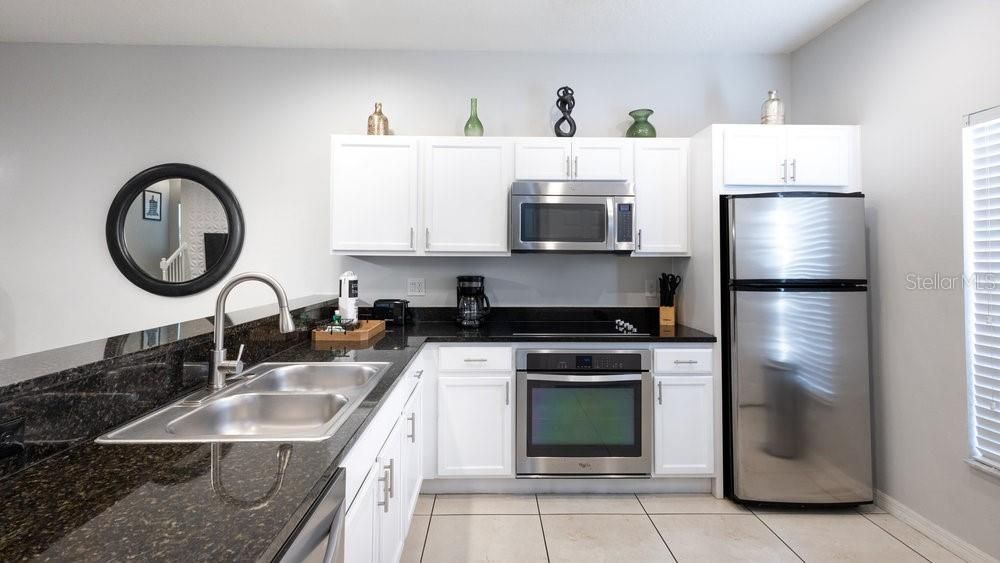 合同活跃: $309,900 (3 贝兹, 2 浴室, 1470 平方英尺)