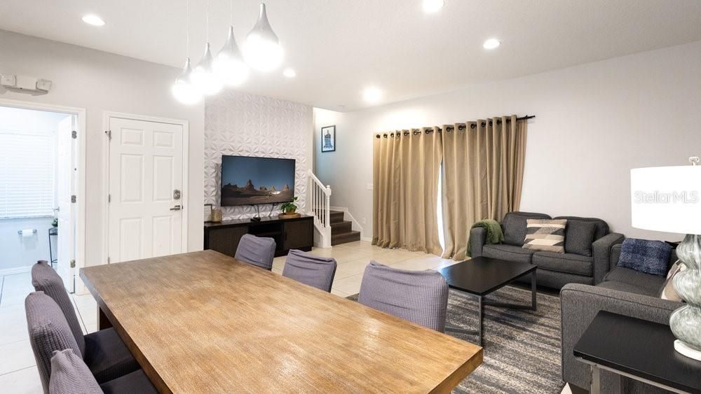 合同活跃: $309,900 (3 贝兹, 2 浴室, 1470 平方英尺)