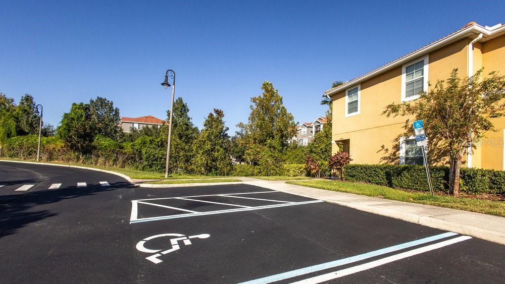 合同活跃: $309,900 (3 贝兹, 2 浴室, 1470 平方英尺)