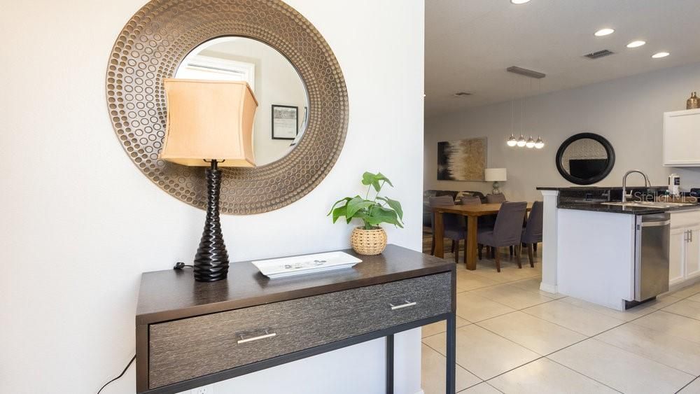 合同活跃: $309,900 (3 贝兹, 2 浴室, 1470 平方英尺)