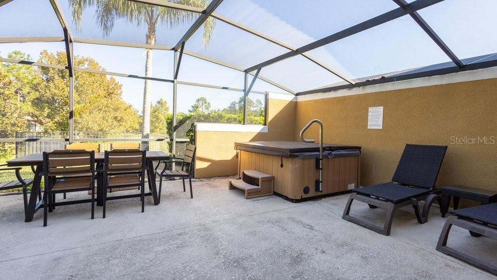 合同活跃: $309,900 (3 贝兹, 2 浴室, 1470 平方英尺)