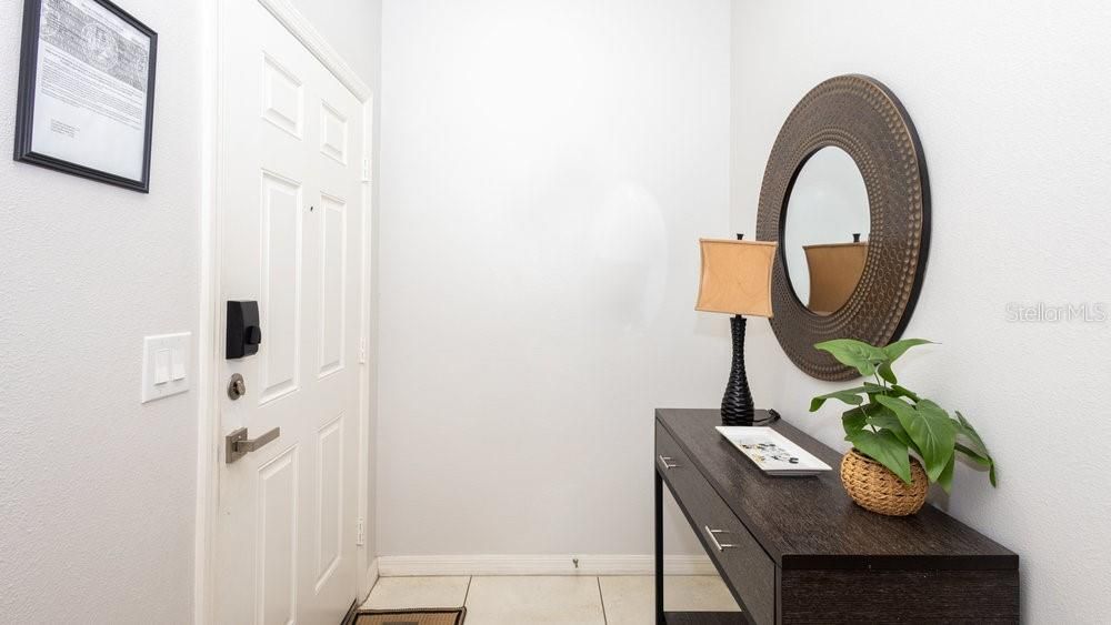 合同活跃: $309,900 (3 贝兹, 2 浴室, 1470 平方英尺)