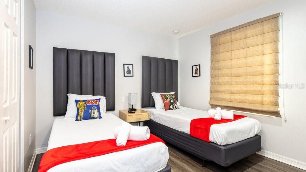 合同活跃: $309,900 (3 贝兹, 2 浴室, 1470 平方英尺)