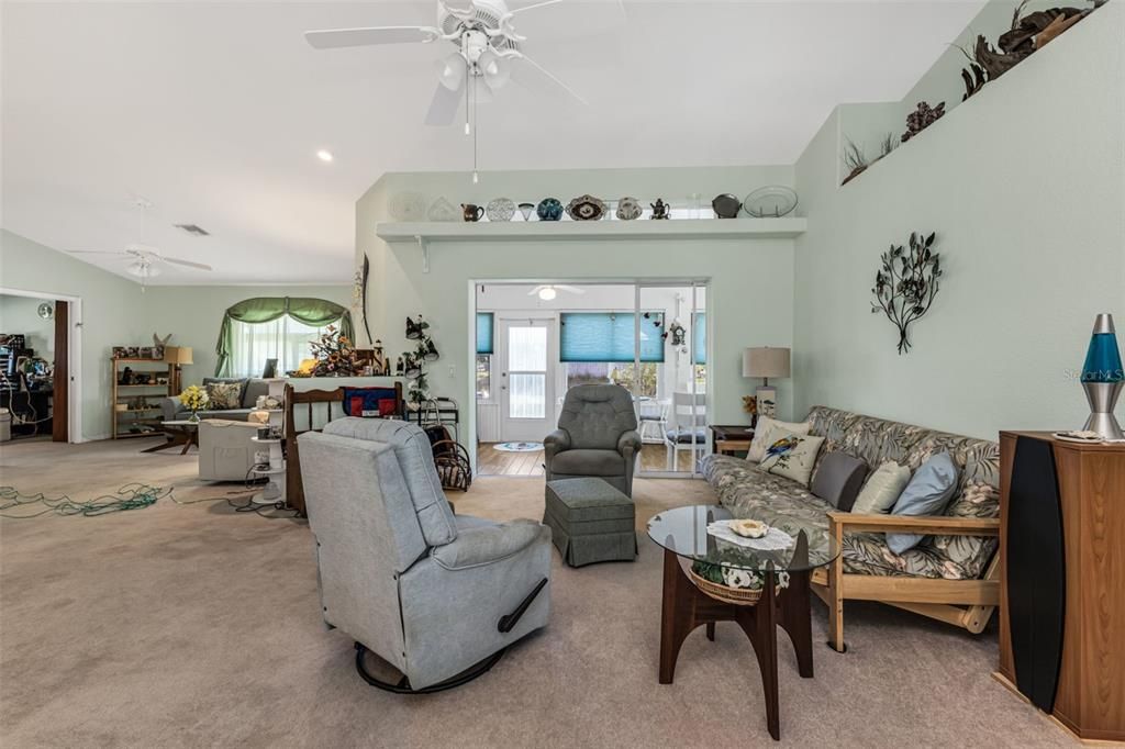 Active With Contract: $340,000 (3 beds, 2 baths, 1626 Square Feet)