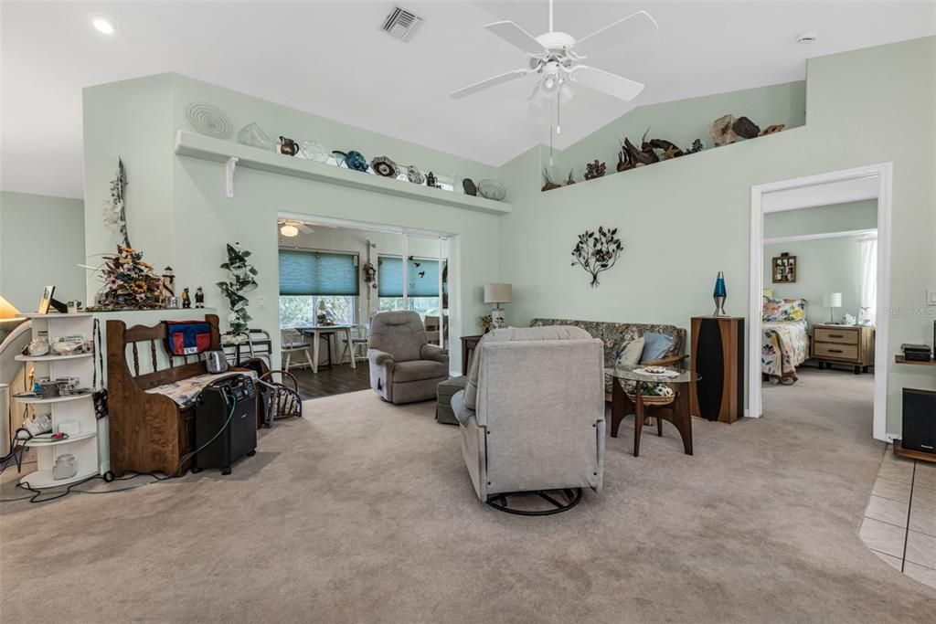 Active With Contract: $340,000 (3 beds, 2 baths, 1626 Square Feet)