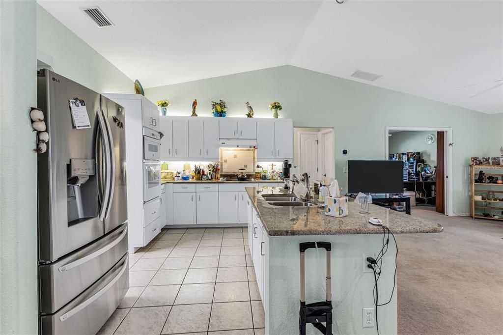 Active With Contract: $340,000 (3 beds, 2 baths, 1626 Square Feet)