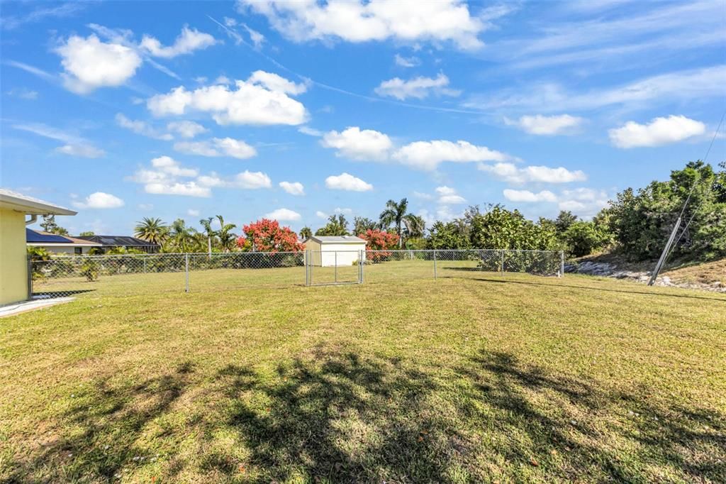 Active With Contract: $340,000 (3 beds, 2 baths, 1626 Square Feet)
