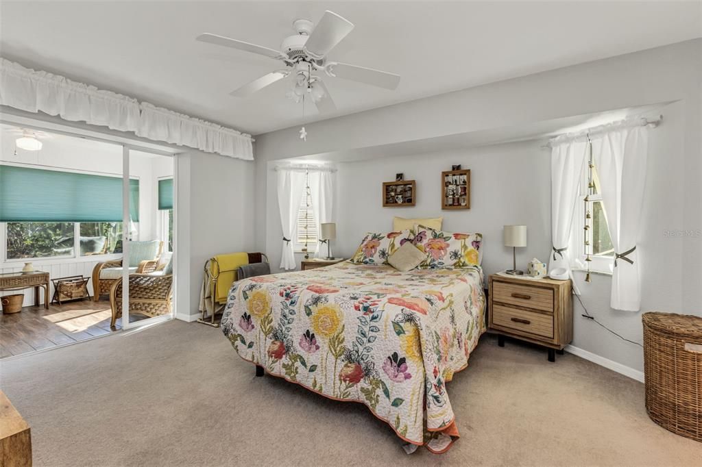 Active With Contract: $340,000 (3 beds, 2 baths, 1626 Square Feet)