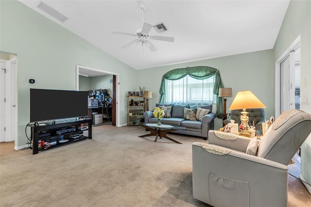 Active With Contract: $340,000 (3 beds, 2 baths, 1626 Square Feet)