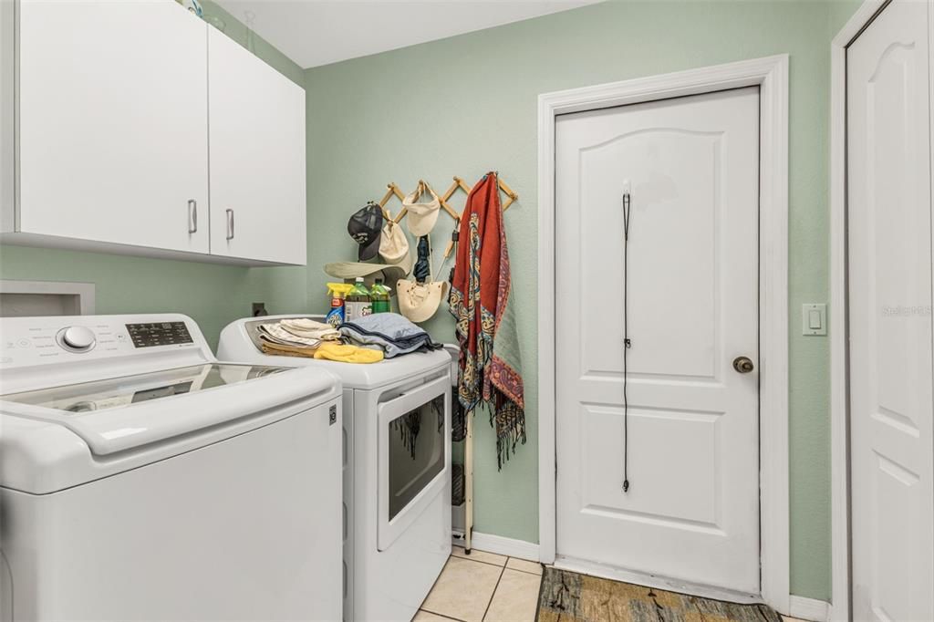 Active With Contract: $340,000 (3 beds, 2 baths, 1626 Square Feet)