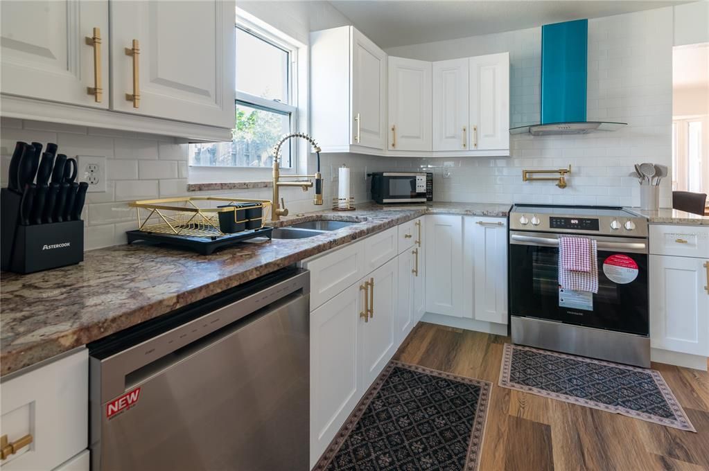 En Renta: $4,300 (3 camas, 2 baños, 1716 Pies cuadrados)