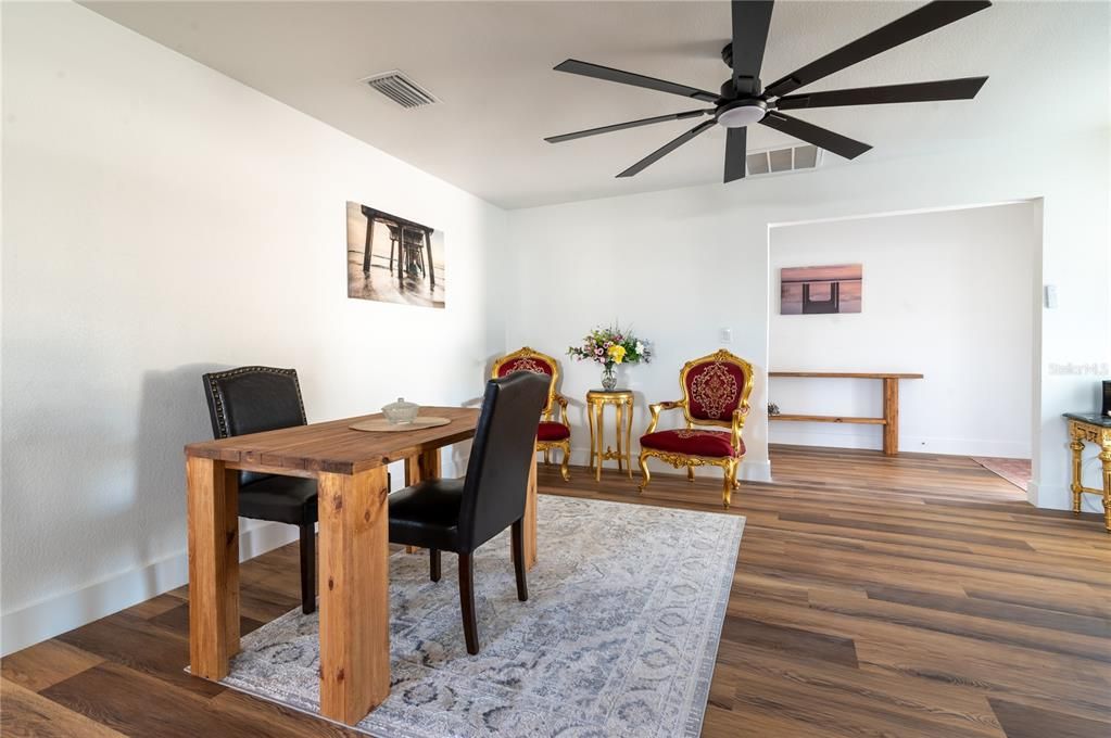 En Renta: $4,300 (3 camas, 2 baños, 1716 Pies cuadrados)