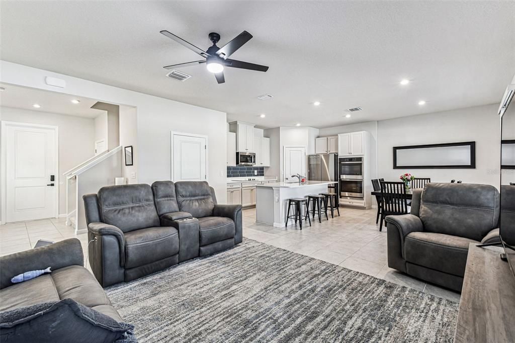 For Sale: $379,900 (3 beds, 2 baths, 1866 Square Feet)