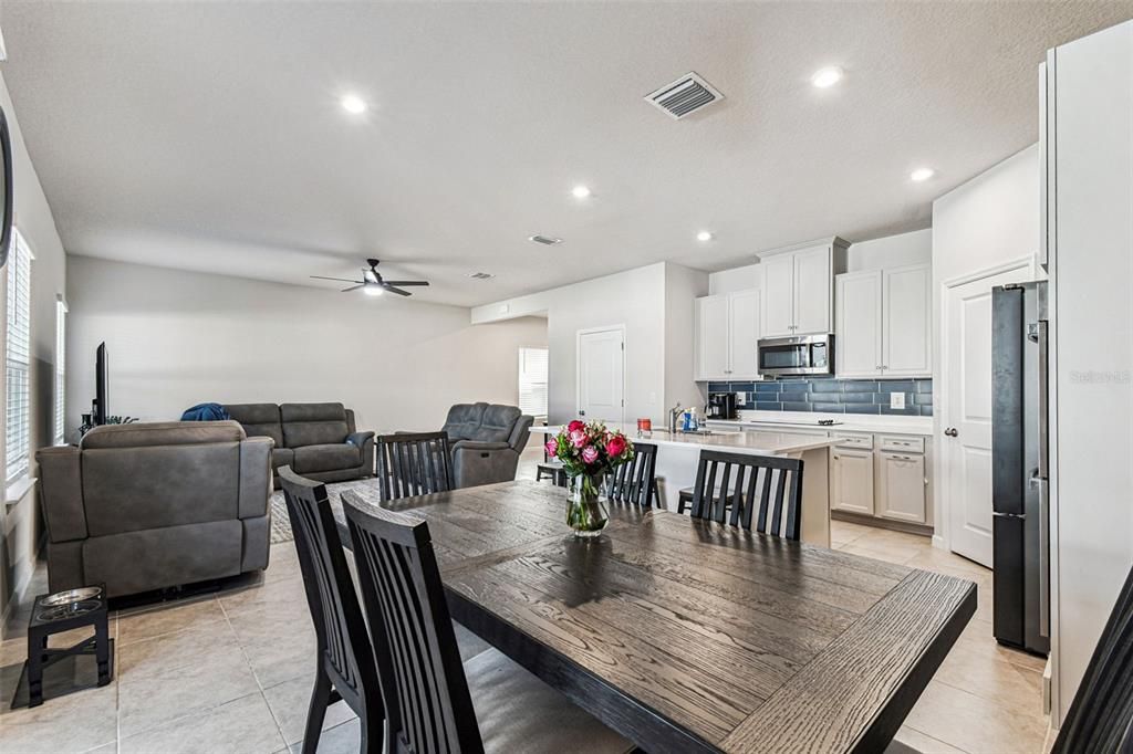 For Sale: $379,900 (3 beds, 2 baths, 1866 Square Feet)