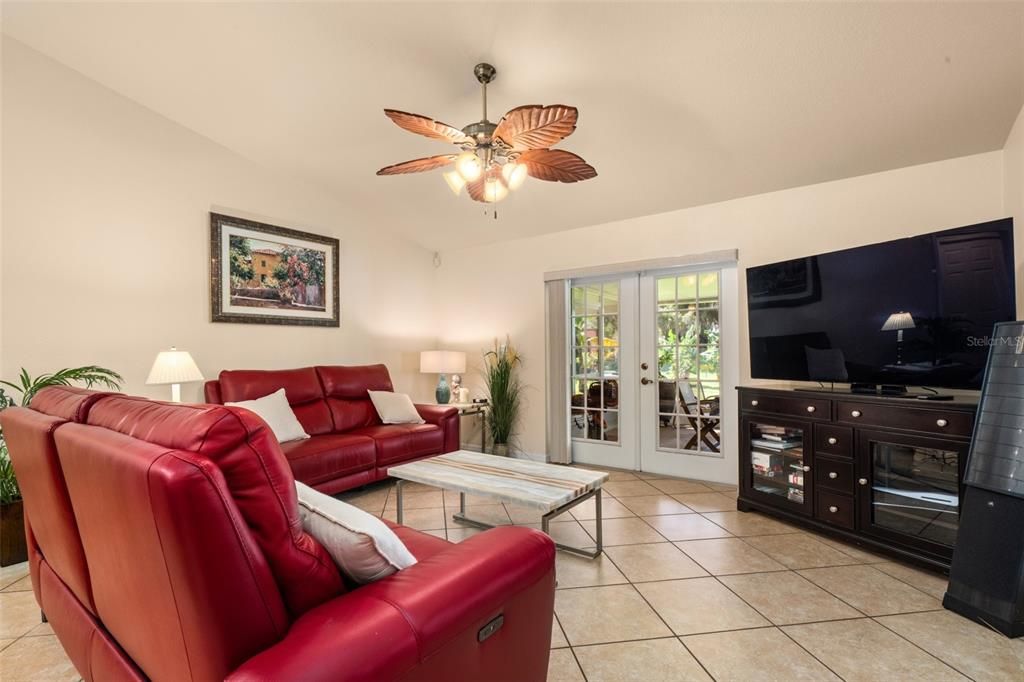 For Sale: $825,000 (3 beds, 2 baths, 2091 Square Feet)