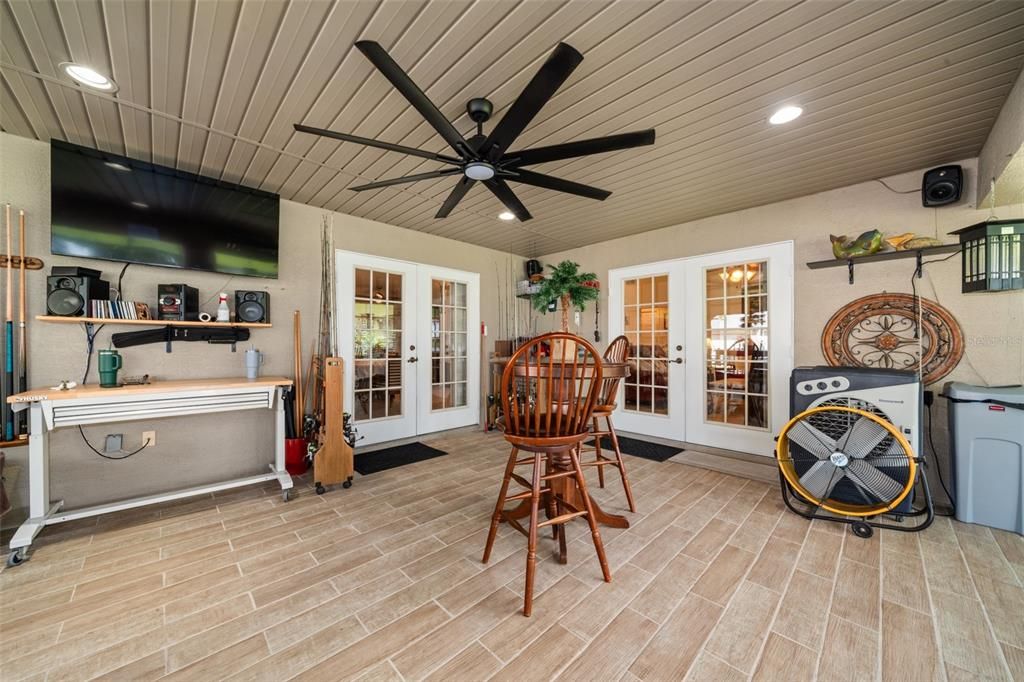 For Sale: $825,000 (3 beds, 2 baths, 2091 Square Feet)