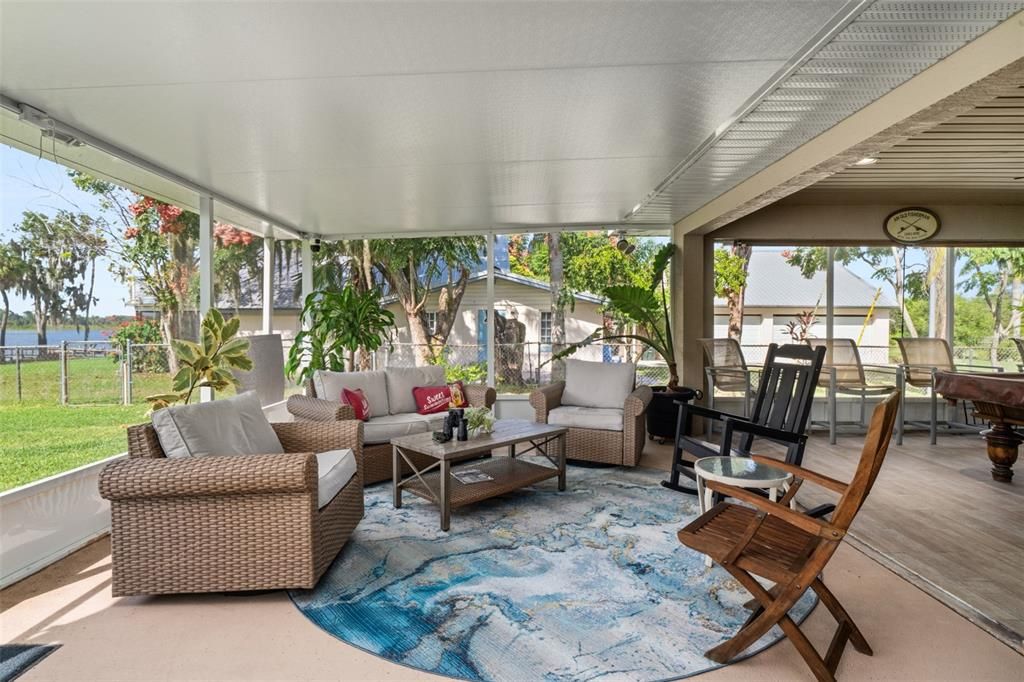 For Sale: $825,000 (3 beds, 2 baths, 2091 Square Feet)