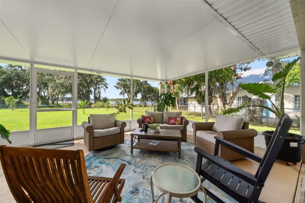 For Sale: $825,000 (3 beds, 2 baths, 2091 Square Feet)