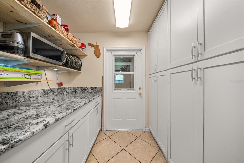 For Sale: $825,000 (3 beds, 2 baths, 2091 Square Feet)