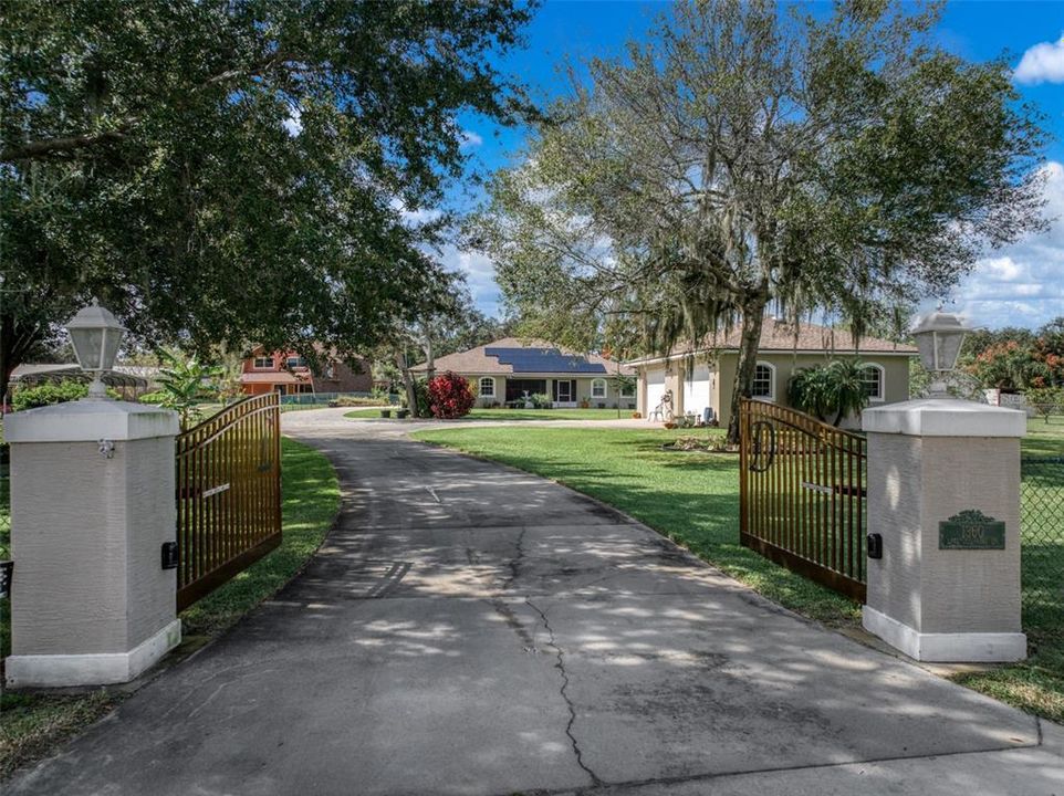For Sale: $825,000 (3 beds, 2 baths, 2091 Square Feet)