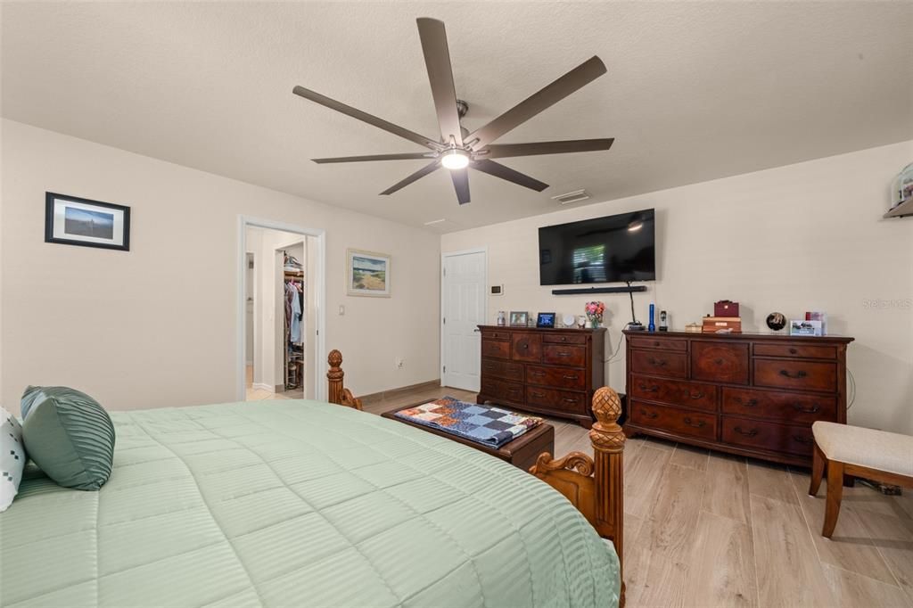 For Sale: $825,000 (3 beds, 2 baths, 2091 Square Feet)