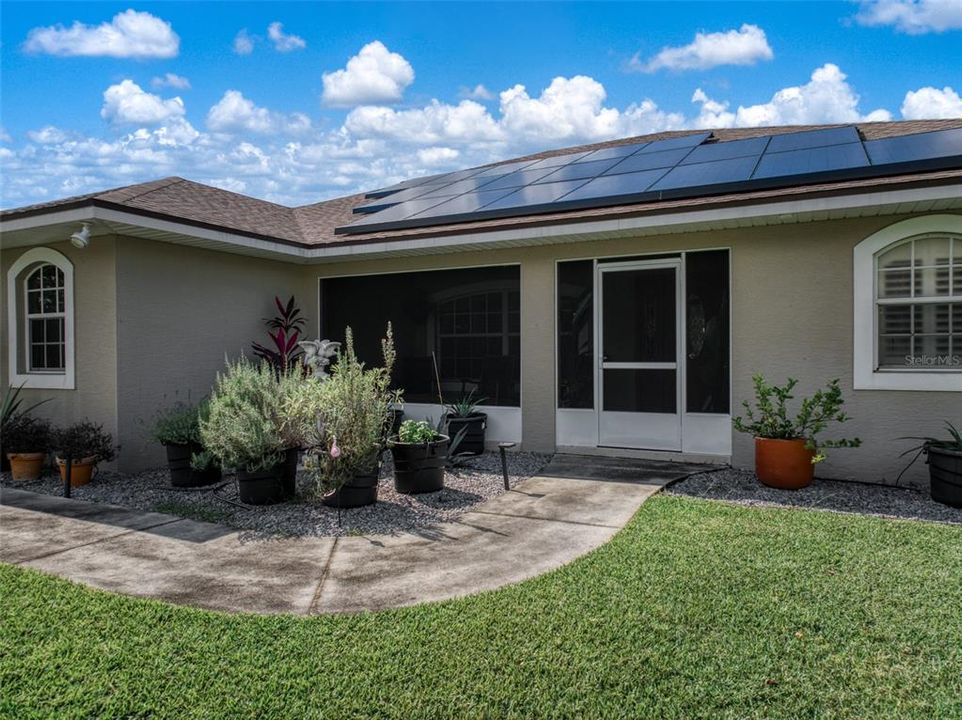 For Sale: $825,000 (3 beds, 2 baths, 2091 Square Feet)