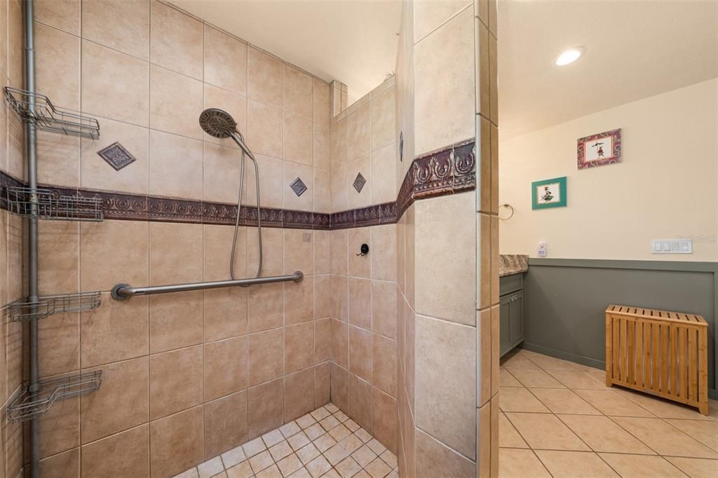 For Sale: $825,000 (3 beds, 2 baths, 2091 Square Feet)