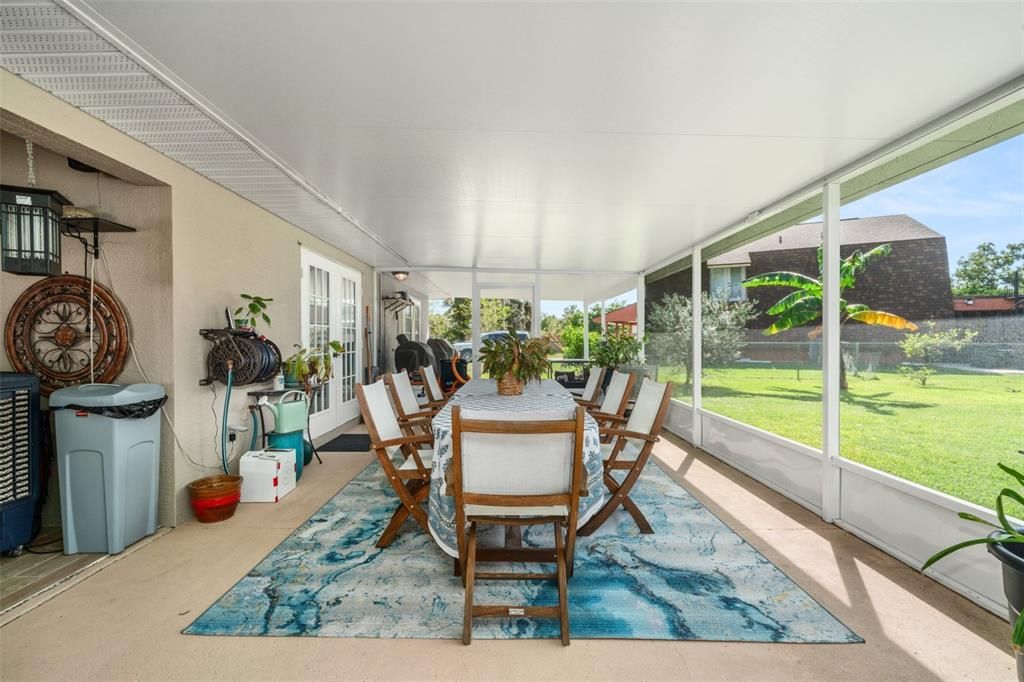 For Sale: $825,000 (3 beds, 2 baths, 2091 Square Feet)