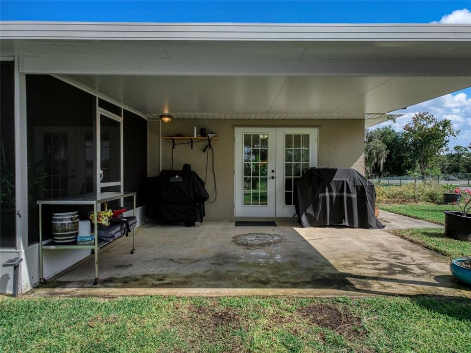 For Sale: $825,000 (3 beds, 2 baths, 2091 Square Feet)