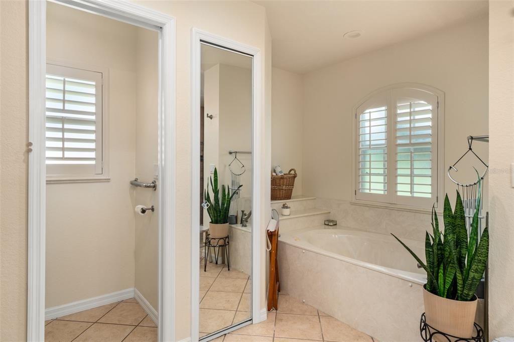 For Sale: $825,000 (3 beds, 2 baths, 2091 Square Feet)