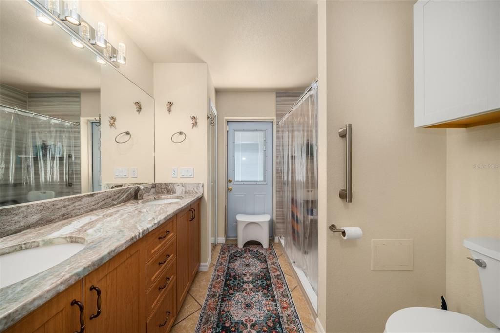 For Sale: $825,000 (3 beds, 2 baths, 2091 Square Feet)