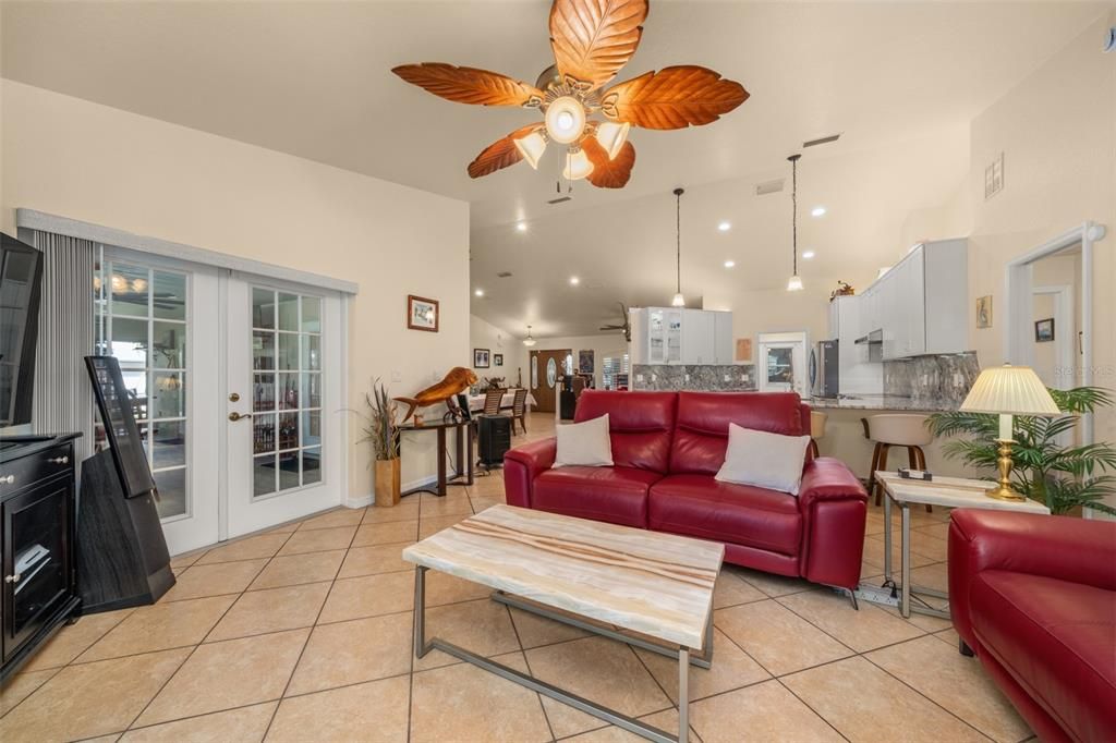 For Sale: $825,000 (3 beds, 2 baths, 2091 Square Feet)