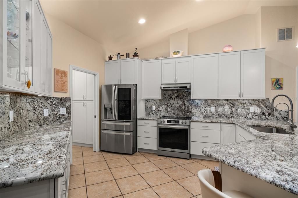 For Sale: $825,000 (3 beds, 2 baths, 2091 Square Feet)