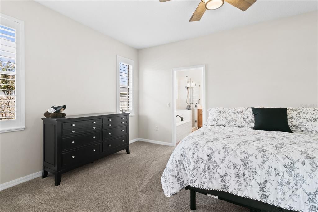 待售: $425,500 (4 贝兹, 2 浴室, 2229 平方英尺)