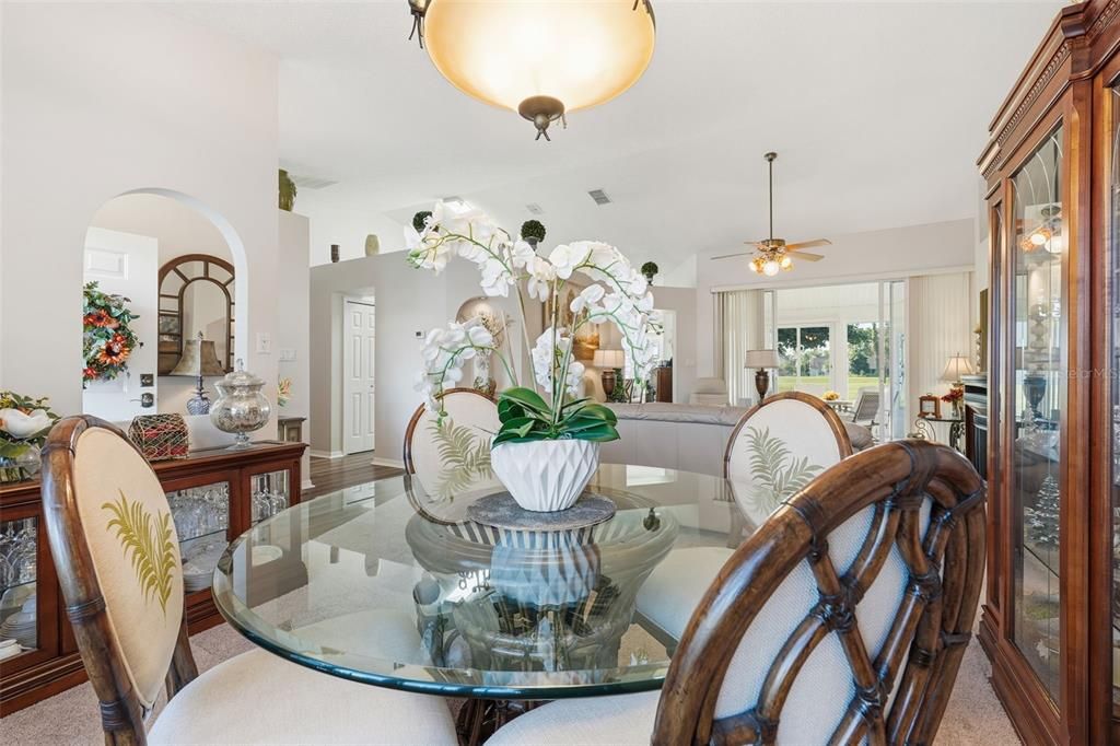 На продажу: $325,000 (3 спален, 2 ванн, 1751 Квадратных фут)