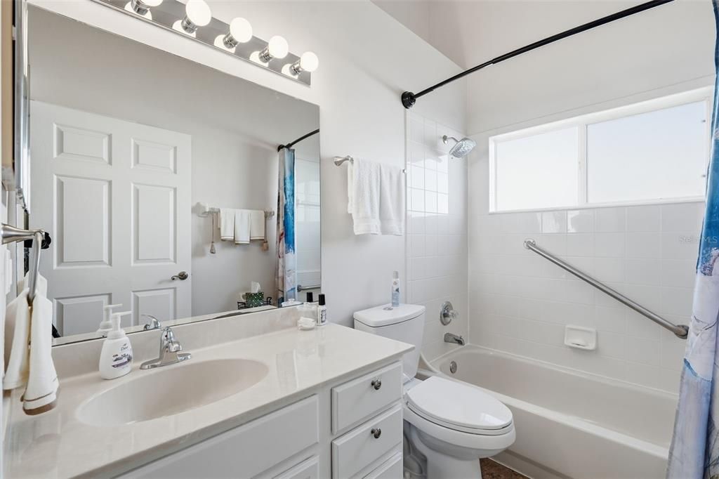 На продажу: $325,000 (3 спален, 2 ванн, 1751 Квадратных фут)