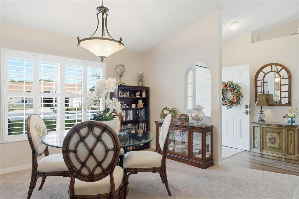 На продажу: $325,000 (3 спален, 2 ванн, 1751 Квадратных фут)