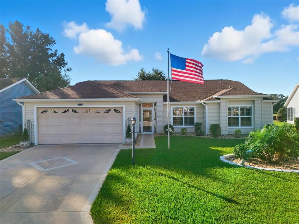 На продажу: $325,000 (3 спален, 2 ванн, 1751 Квадратных фут)