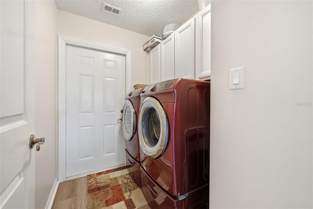 На продажу: $325,000 (3 спален, 2 ванн, 1751 Квадратных фут)