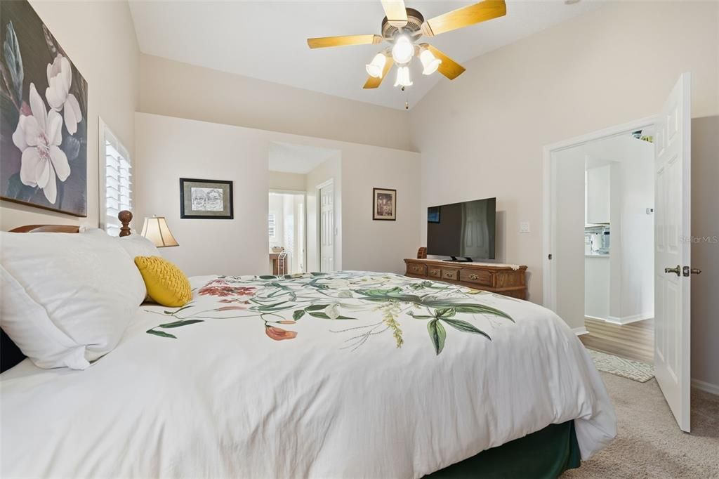 На продажу: $325,000 (3 спален, 2 ванн, 1751 Квадратных фут)